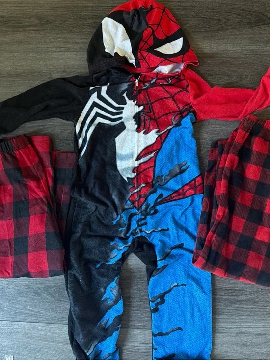 3pc Lot Boys SpiderMan Hooded pajama Onesie + red buffalo plaid pj pants sz 6