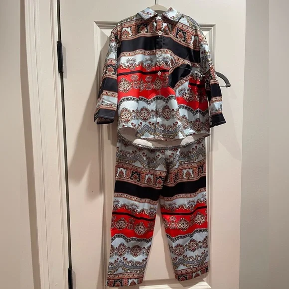 NWOT Ivy Greis Kids Red and Black Patterned Set