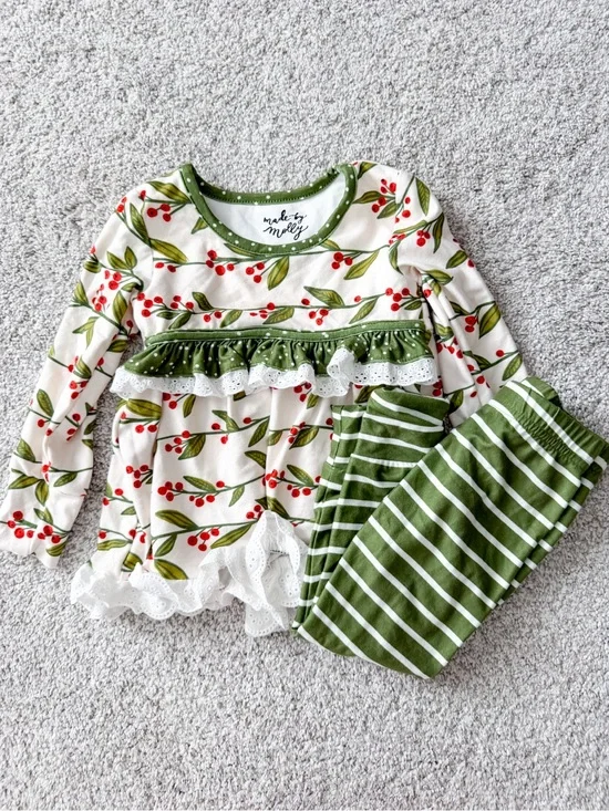 Made by Mary Green & Cream Girls Holiday Pajama Set with Red Berry Print