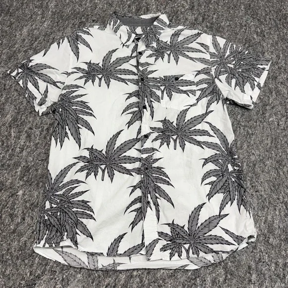 Eighty Eight Mens XL White‎ Black Pot Leaf Print Cotton Short Sleeve Button Down