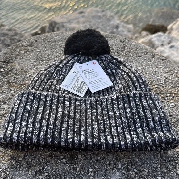 Lululemon Womens Textured Fleece-Lined Knit Beanie hat Black‎ Grey White NWT