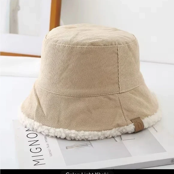 Reversible faux lambswool and corduroy bucket hat NWT