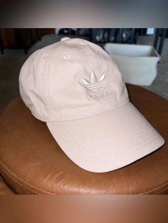 Unisex adidas Trefoil Baseball Cap in Light Pink