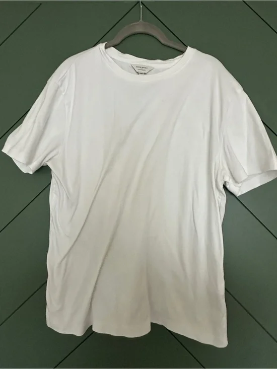 White Banana Republic Luxe Crew Neck T-Shirt