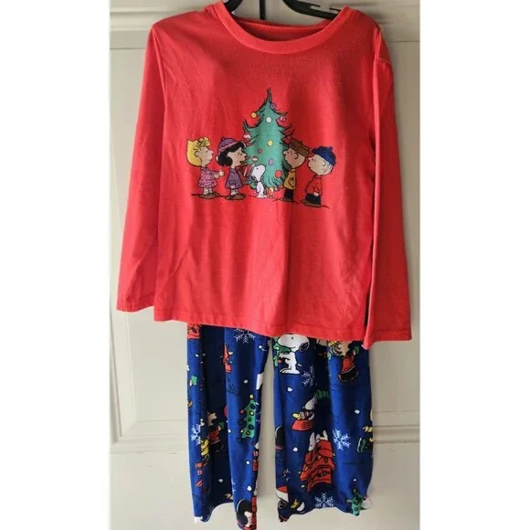 Peanuts Christmas 2 Piece Pajamas Set - Family - Kids‎ Boys Girls size 6 - NEW