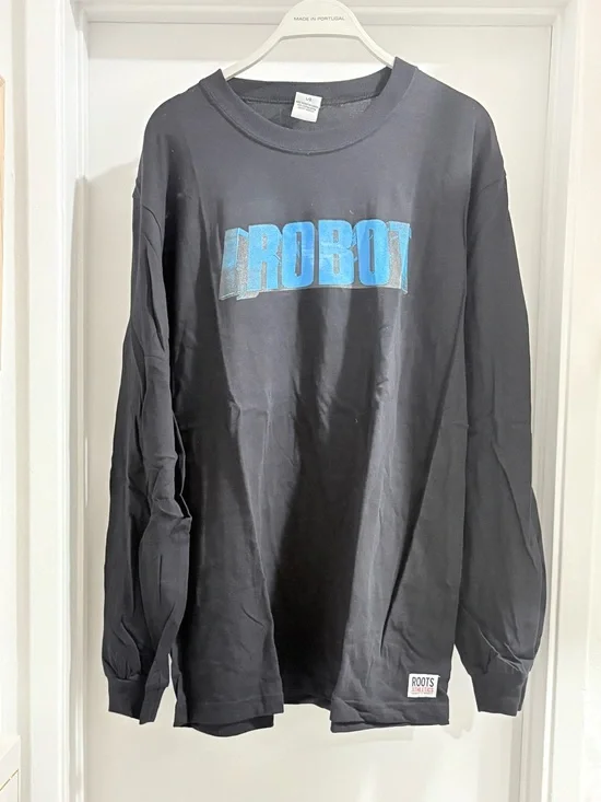 Roots Black Long-Sleeve Tee with Blue 