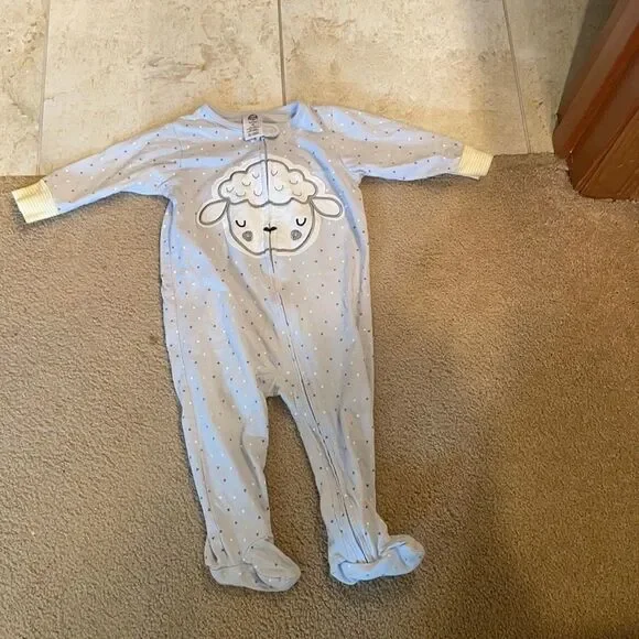 𝅺3/$15 Gerber babies pj onesie