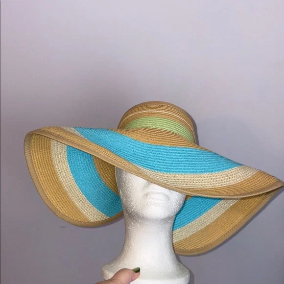 Croft & Barrow Wide Brim Tan Blue Green With Metallic Thread Bow Back Visor Hat