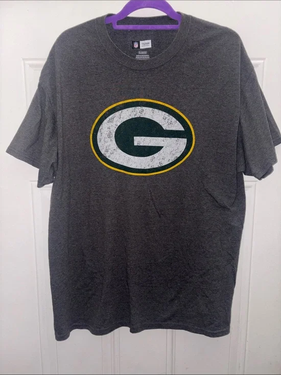 Team Apparel Green Bay Packers Distressed Logo Tee
