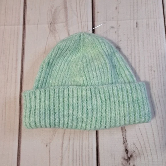 ZARA Medium Mint Green Beanie Hat Cap