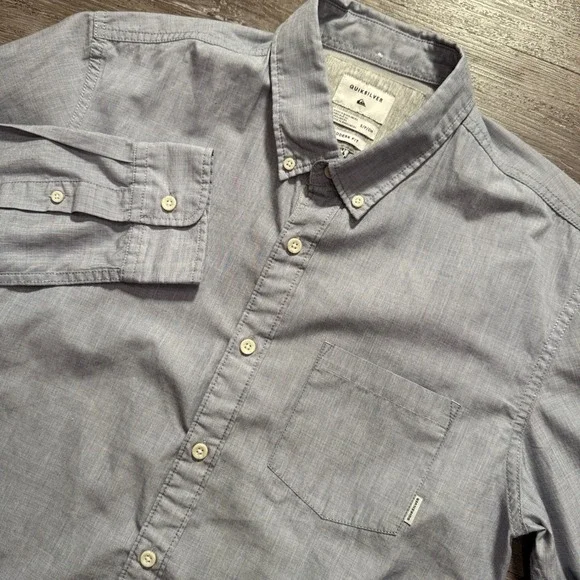 Quiksilver Shirt Mens Small Blue Cotton Casual Modern Fit Button Down LS Skate