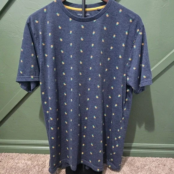 Denim & Flower Aloha Pineapple Print Crew Neck Tropical Shirt‎ XL