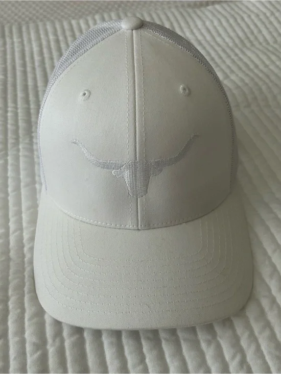 The Classic “Longhorn” Trucker Cap