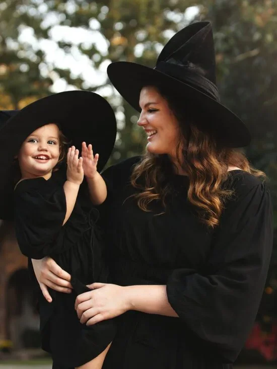 Black velvet witch hat