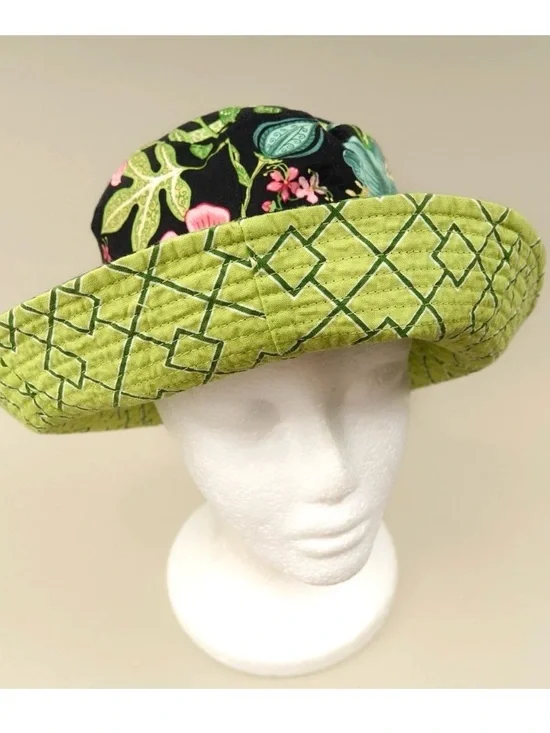 Vera Bradley - Floral Reversible Green Quilted Bucket Hat