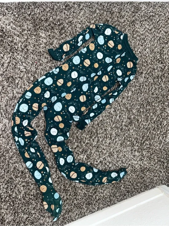 Lot of 3 Old Navy Boy’s Space Rocket Footed pajamas Size 6T