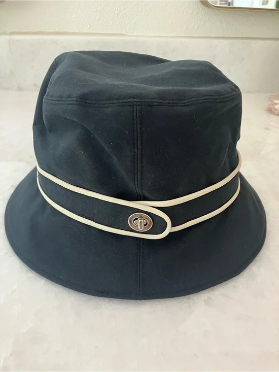 Coach Black bucket hat with cream color detail and silver clasp-vintage