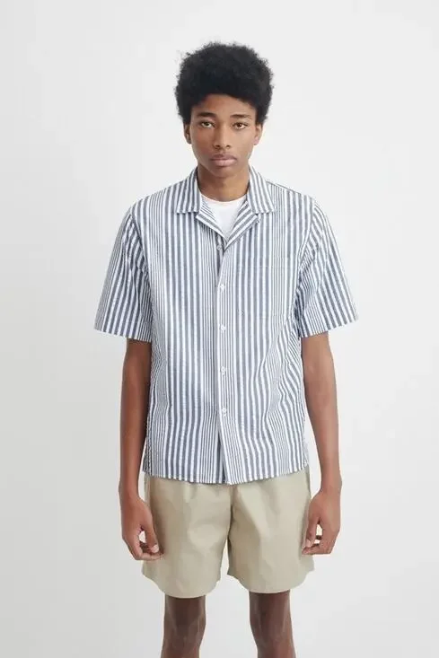 A Kind of Guise Gioia Short Sleeve Shirt in Navy/White Men's Medium Germany *