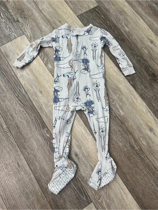 Carter’s tool pattern sleeper footie