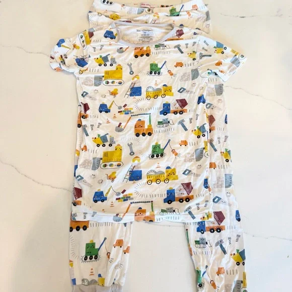 Magnetic Me Size 6 Boys White Construction Trucks Pajama Set