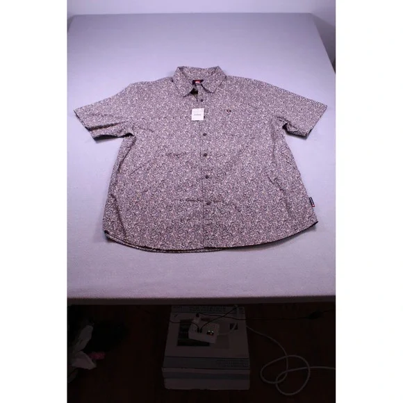 Quiksilver Mens XXL Floral Paisley Button Down Shirt Short Sleeve Phantom Grey
