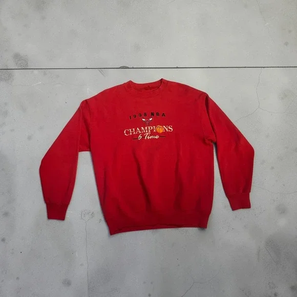 Vintage 1998 Chicago Bulls NBA Champions 6 Time Red Embroidered Sweatshirt Large