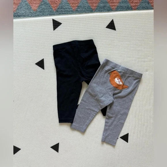 Carters|Baby girl lot of two leggings,solid Black & Gray with bird print back•9M