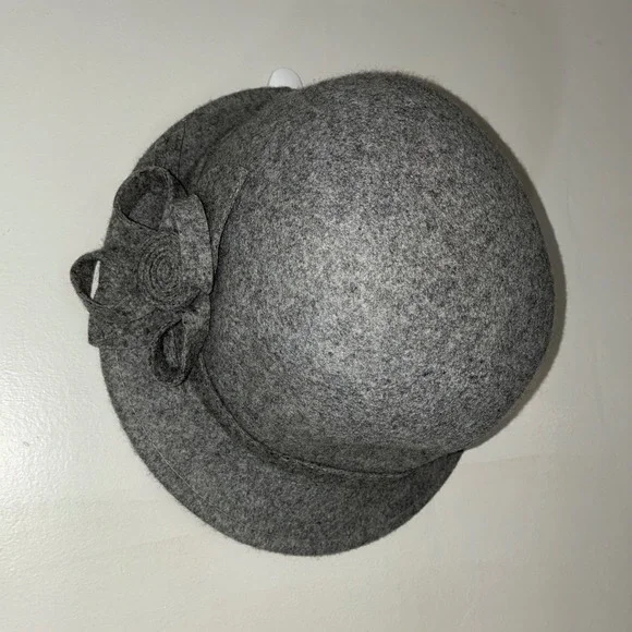 Sakkas Cloche Hat Women One Size Gray 100% Wool Flower Accent Vintage Style