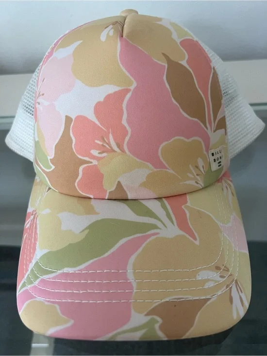 Billabong White & Cream Mesh Trucker Hat