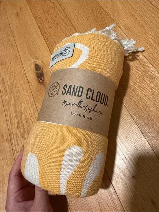 🪷Nwt Sand Cloud Beach Towel Lotus Mural yellow white