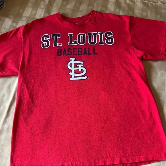 St. Louis Baseball Red T-Shirt with‎ Bear Size XL Unisex
