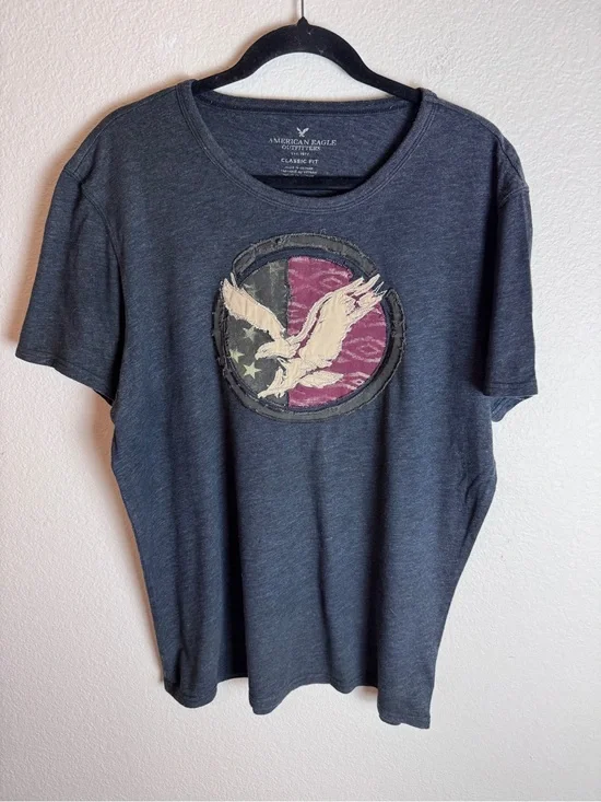 American Eagle Outfitters Mens Large Classic Fit T-Shirt Gray Eagle Patchwork