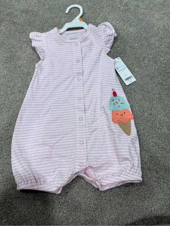 Carter’s Girls 9 to 12 month romper with ice cream detail and buttons NWT