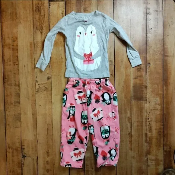 Carters pajamas set 2T girls Christmas penguins pink gray holiday fleece