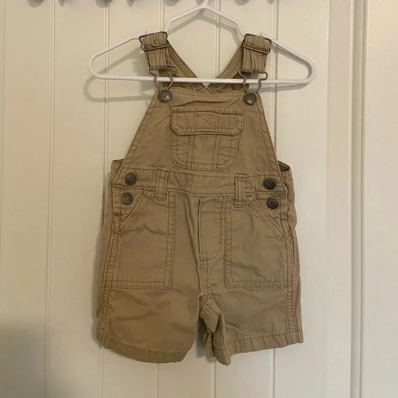 EUC Carter’s baby unisex tan‎ khaki short overalls 6 months