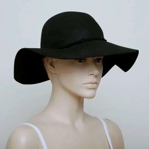Black Wide‎ Brim Floppy Hat