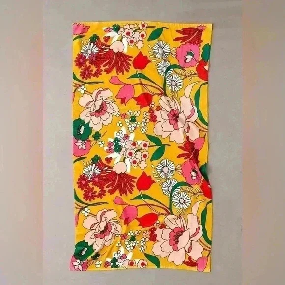 ban.do Beach, Please! Superbloom Beach Towel 60s/ 70s flowers