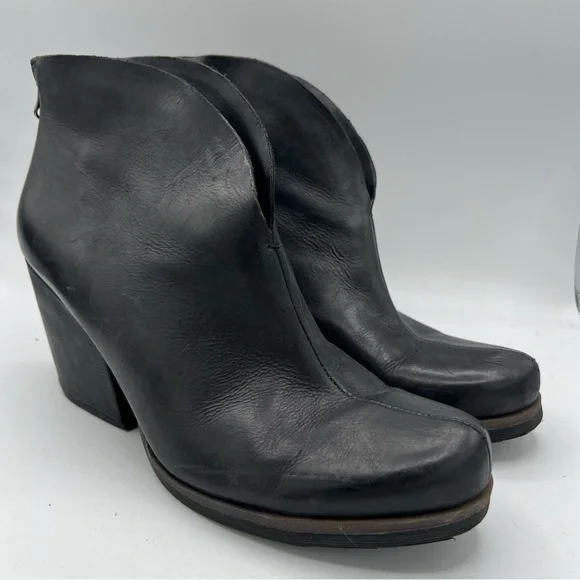 Korks Shamira Leather Ankle Boot Womens 10M‎ Black Chunky Heel Cutout Back Zip