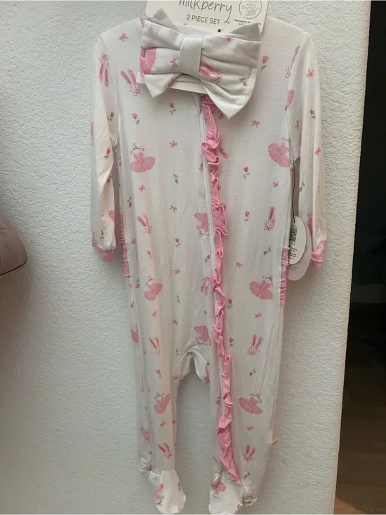 NWT Milkberry 9mo bamboo set