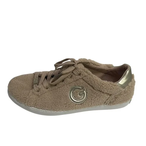GBG Los Angeles‎ Meeko Women 11 Beige Faux Fur Lace-Up Sneaker Preppy Streetwear