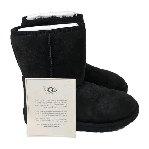 UGG Australia Short 5251 Sheepskin Boots Womens Size 6 US 36 EU‎ Black Suede