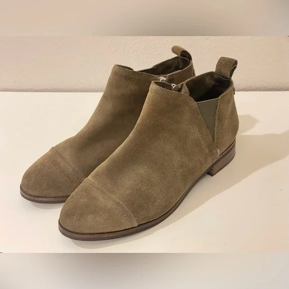 Tom’s Women’s Reese military‎ Olive Suede Boots Size 7.5