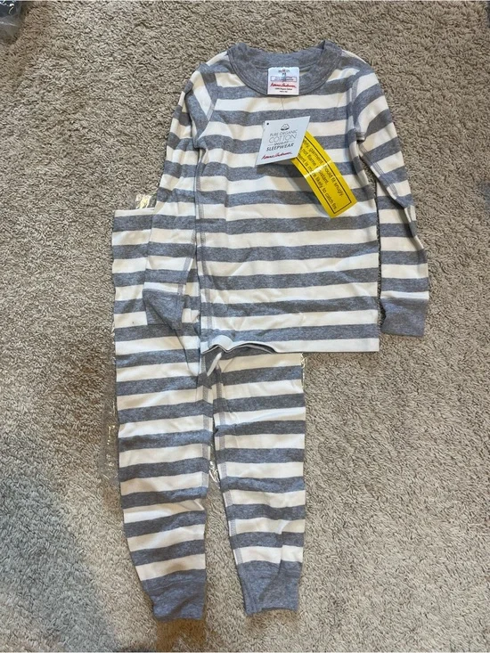 Hanna Anderson Organic Snug-fit sleep ware.  Size 3 NWT