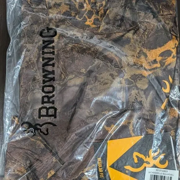 BNWT Browning‎ Hooded Tech Crew (L)- RTW3 Black/Gold