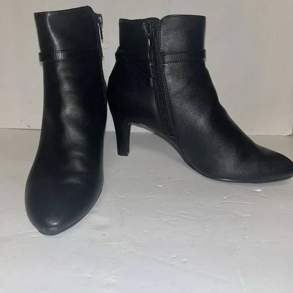 LifeStride Women 8M Black Kitten Heel Ankle Boots Buckle Strap Office Chic GUILD