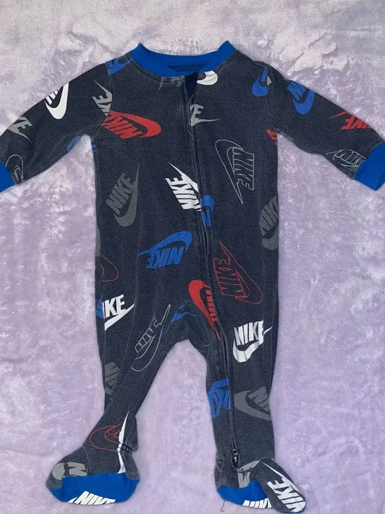 2 Nike Sleepers