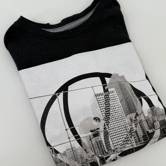 Old Navy Active Boys Graphic T Shirt Dark Gray Basketball Cityscape Size L 10 12