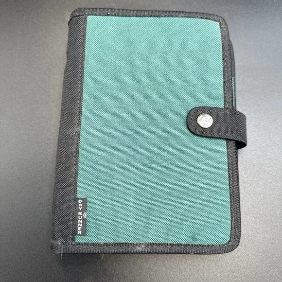 Vintage‎ Day Runner Organizer Planner 411 ~ 6 Ring Snap Closure 7.5x 5.25