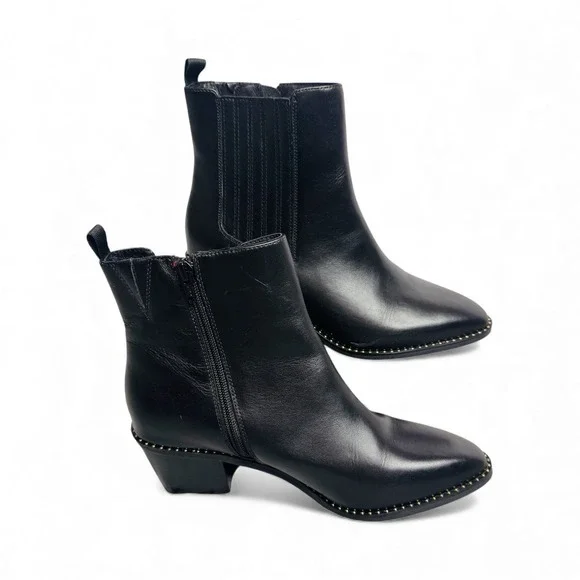 Deltan, women's Sz 9 black‎ leather zip-up studded heeled ankle boots