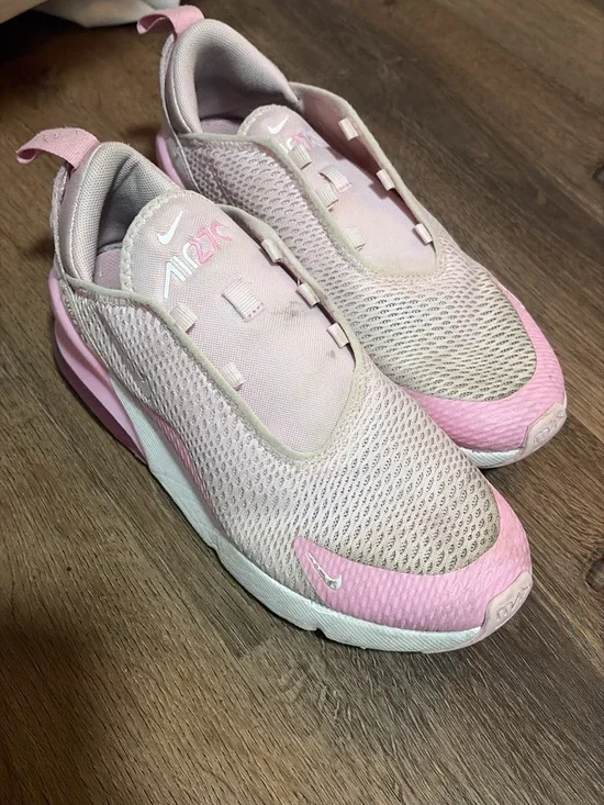Nike Kids Air 270 Slip-On Sneakers in Light Pink and White